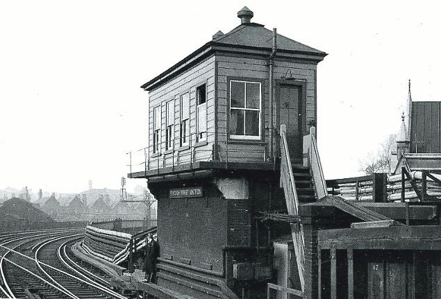 Borough Market Junction signal box taken arond 1950's, with its Westinghouse Brake and Signal Co. Ltd miniature power lever frame