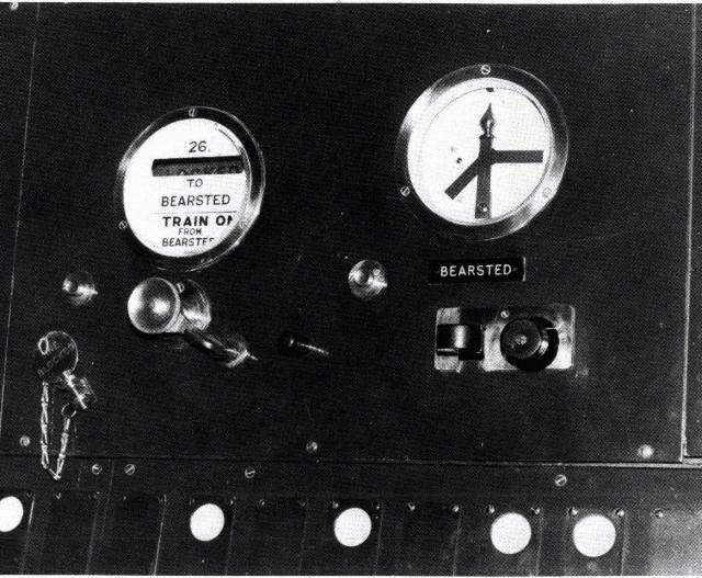 Maidstone East Sykes Block instrument frame detail