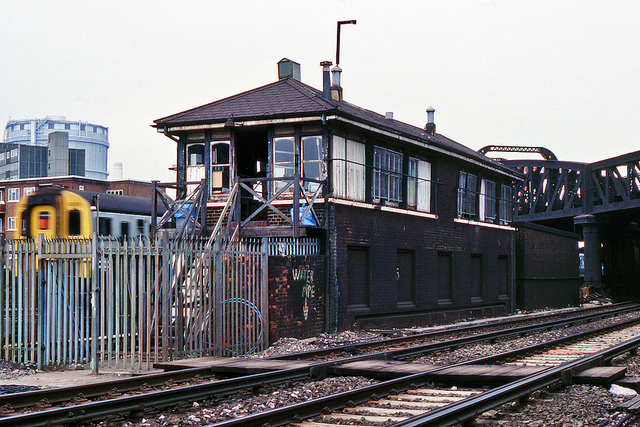 Queens Road Batersea signal box back