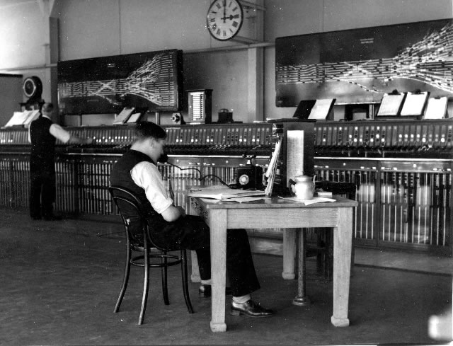 Waterloo signal box lever frame and interior 19th October 1936 publicity photograph