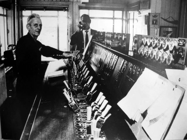 Malmö C signal box internior, with its Westinghouse Brake and Signal Co. Ltd Style 'K' miniature power lever frame photograph 4