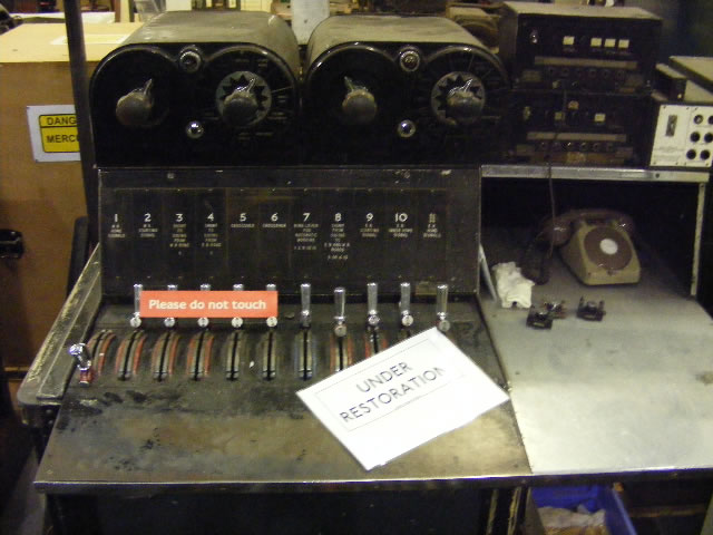 Marble Arch - Westinghosue miniature power N style lever frame 3