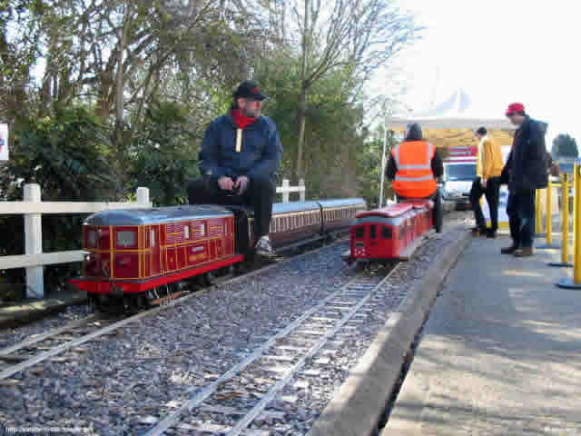 Acton Miniature Railway - Michael Faraday passes the Little Red Train in the loop at Depot Approach