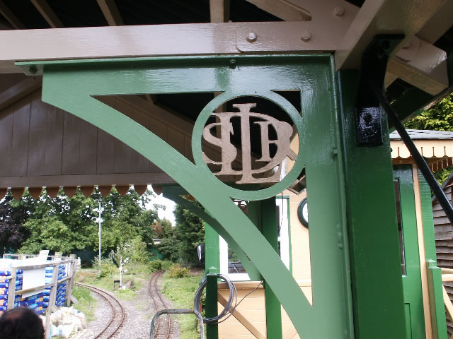 Stopham Road station crest